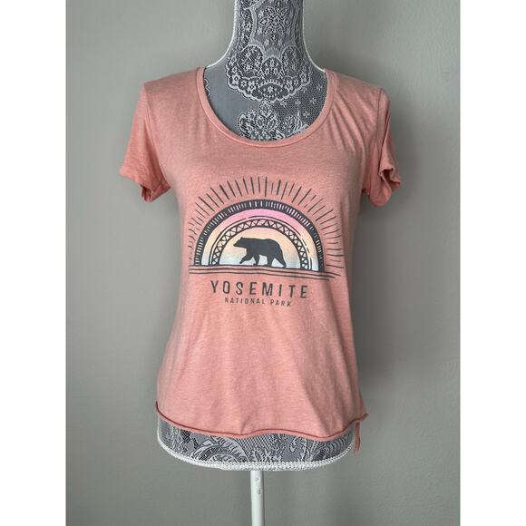 YOSEMITE NATIONAL PARK Graphic Women’s Pink High Low Scoop Neck T-Shirt Top - Picture 1 of 3